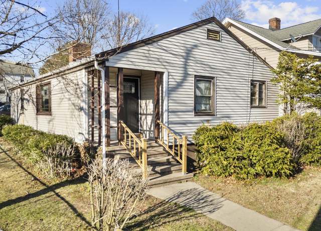 Property at 135 4th St, Hamden, CT 06514, 3 beds, 1.5 baths