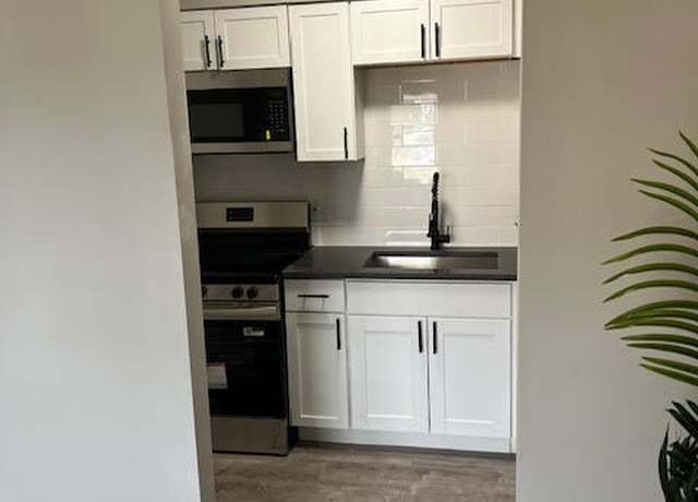 Property at 107 Kenneth St Apt B, East Haven, CT 06512, 1 bed, 1 bath