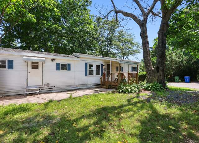 Property at 133 W Main St Trlr C6, Clinton, CT 06413, 1 bed, 1 bath