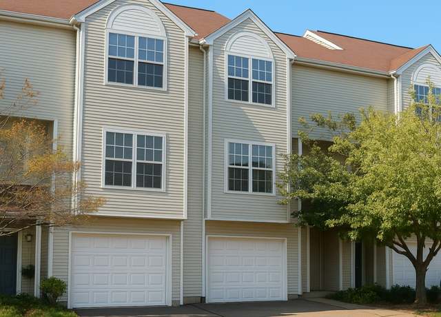Property at 2390 State St Apt 6E, Hamden, CT 06517, 2 beds, 1.5 baths