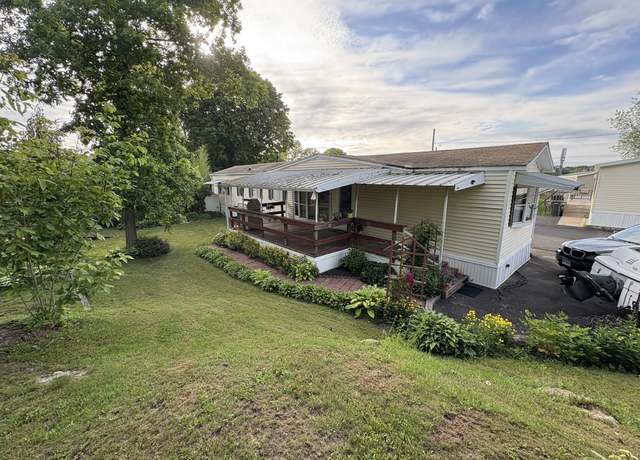 Property at 525 E Main St #33, Branford, CT 06405, 2 beds, 1 bath
