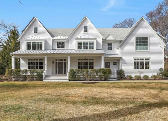 Property at 10 Holly Ln, Darien, CT 06820, 5 beds, 6 baths