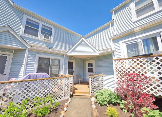 Property at 418 Woodward Ave Apt 20, New Haven, CT 06512, 2 beds, 1 bath