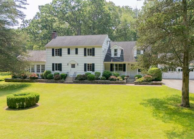 Property at 46 Bayberry Ln, Easton, CT 06612, 5 beds, 1.5 baths