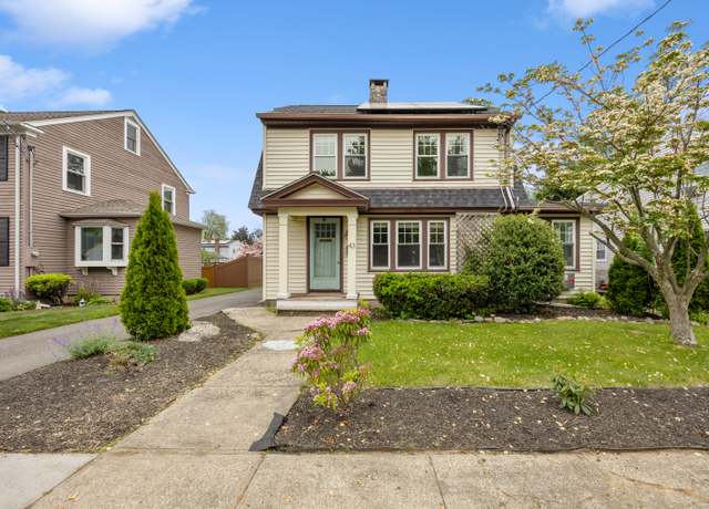 Property at 43 Judson Pl, Milford, CT 06461, 3 beds, 1 bath