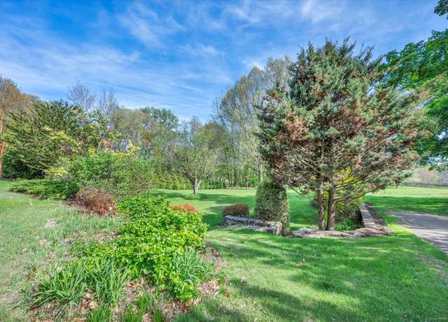 Property at 124 Nooks Hill Rd, Cromwell, CT 06416