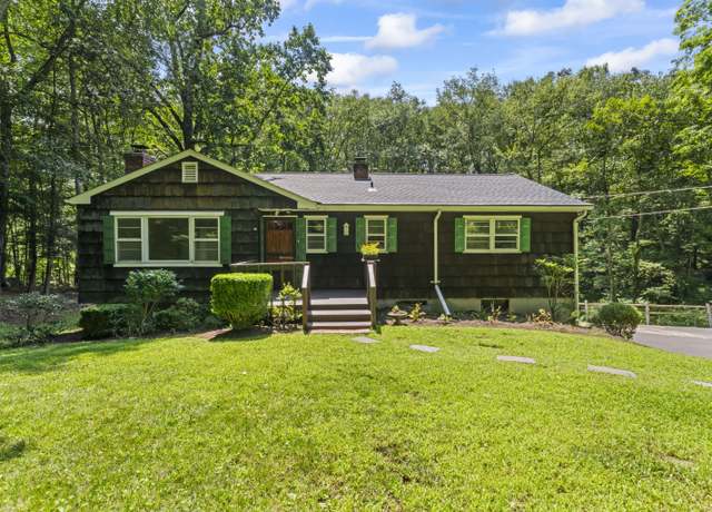 Property at 19 Riverford Rd, Brookfield, CT 06804, 3 beds, 2 baths
