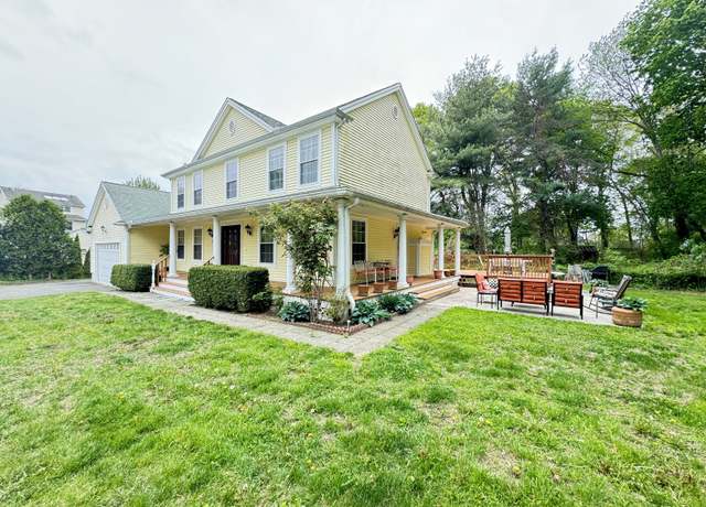 Property at 598 Nichols Ave, Stratford, CT 06614, 4 beds, 2.5 baths