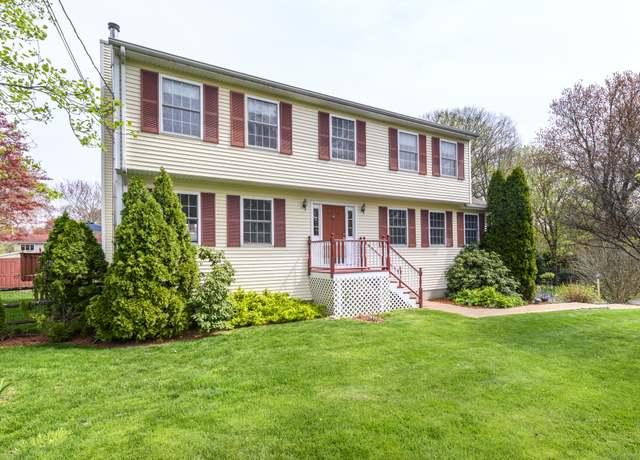 Property at 117 Middlebrooks Ave, Trumbull, CT 06611, 5 beds, 3.5 baths