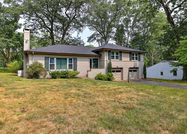 Property at 23 Whittier Rd, New Haven, CT 06515, 3 beds, 2 baths