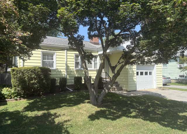 Property at 18 Hallmark Pl, Stamford, CT 06906, 2 beds, 1 bath