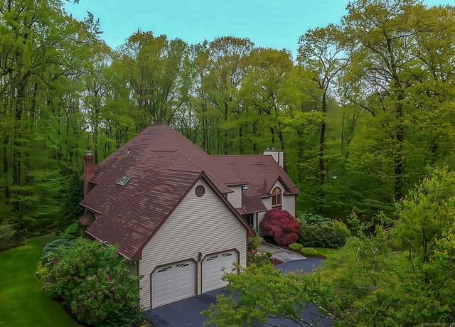 Property at 7 Canterbury Ln, Monroe, CT 06468, 4 beds, 2.5 baths