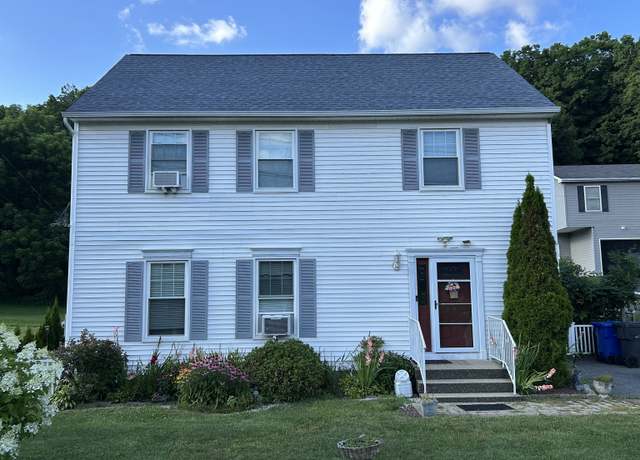 Property at 5 Old Mill Plain Rd, Danbury, CT 06811, 4 beds, 1.5 baths