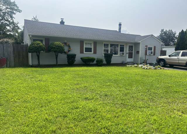 Property at 48 Plum Tree Rd, Plainville, CT 06062, 2 beds, 1 bath