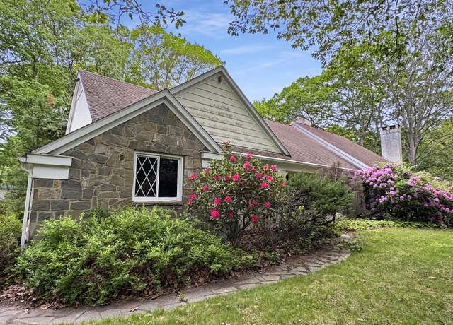 Property at 206 Peddlers Rd, Guilford, CT 06437, 4 beds, 5 baths