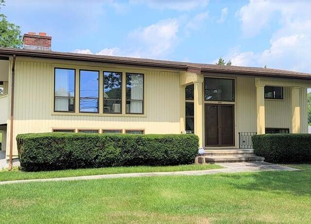Property at 3097 N Main St, Waterbury, CT 06704, 3 beds, 2 baths
