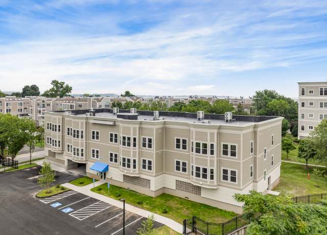 Property at 300 Harbour CL Unit R, New Haven, CT 06519, 2 beds, 2 baths