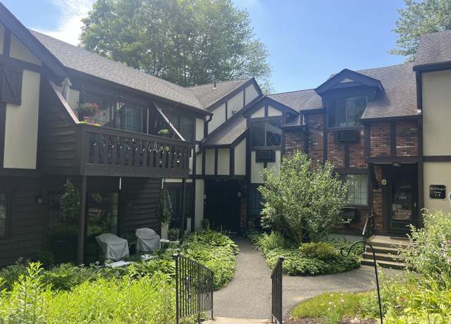 Property at 3 Chelsea Ct #3, Brookfield, CT 06804, 2 beds, 1.5 baths
