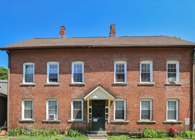 Property at 389 Pleasant St, Windham, CT 06226, 8 beds, 4 baths