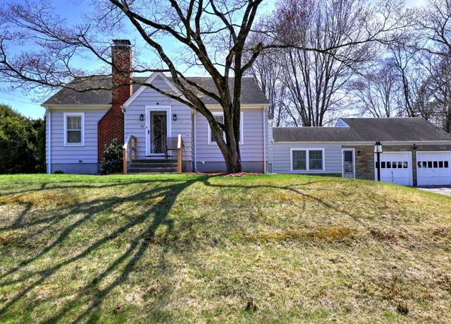 Property at 35 Sunnyridge Pkwy, Trumbull, CT 06611, 2 beds, 1 bath