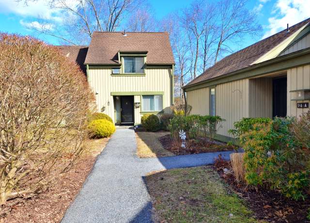 Property at 93 Heritage Vlg Unit E, Southbury, CT 06488, 2 beds, 1.5 baths