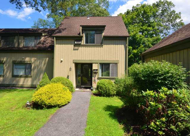 Property at 93 Heritage Vlg Unit E, Southbury, CT 06488, 2 beds, 1.5 baths