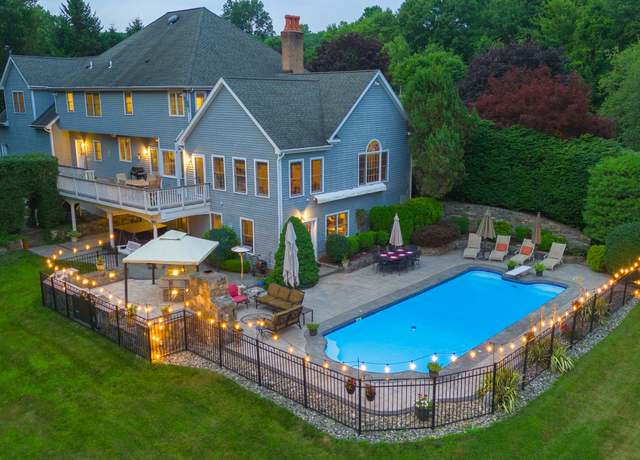 Property at 10 Robin Hood Ln, Easton, CT 06612, 5 beds, 4 baths