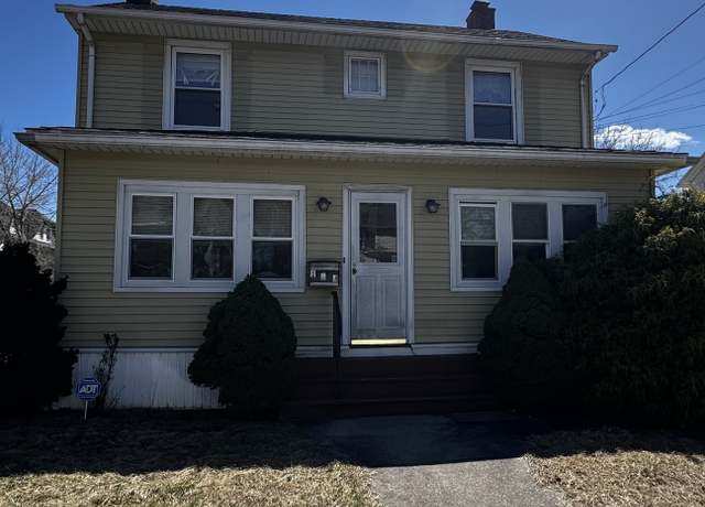 Property at 123 Harlem Ave, Bridgeport, CT 06606, 3 beds, 1.5 baths
