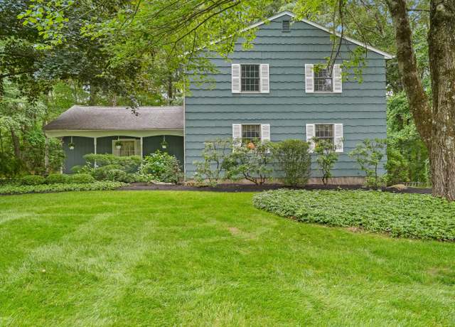 Property at 19 Kathleen Rd, Shelton, CT 06484, 4 beds, 2.5 baths