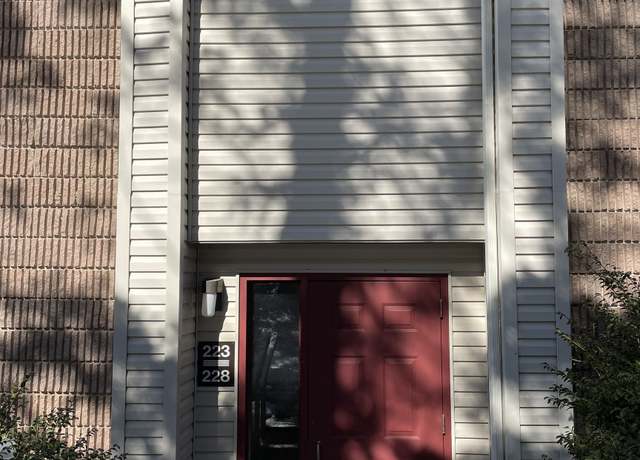 Property at 225 Burgundy Hill Ln #225, Middletown, CT 06457, 2 beds, 1 bath