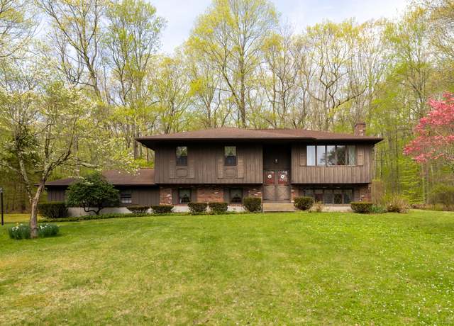 Property at 28 Caribou Way, Montville, CT 06370, 3 beds, 2 baths