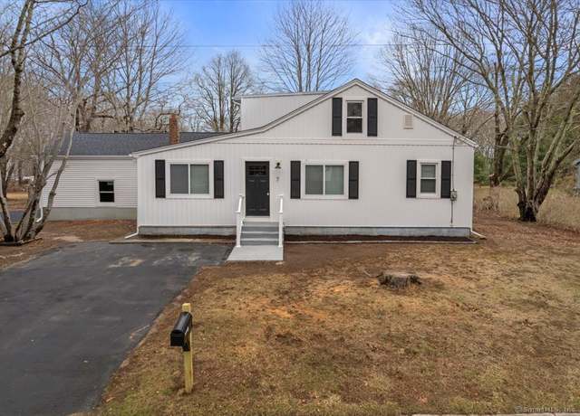 Property at 7 Center Rd, Waterford, CT 06385, 4 beds, 2.5 baths
