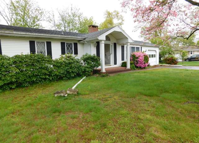Property at 42 Riverside Dr, Branford, CT 06405, 3 beds, 2 baths
