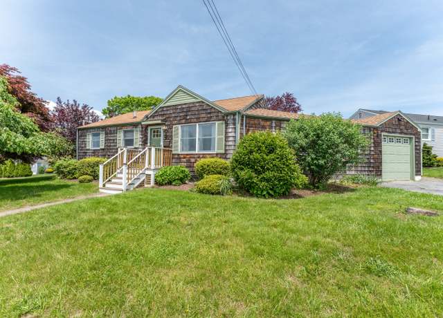 Property at 60 Bayshore Dr, New London, CT 06320, 3 beds, 1 bath