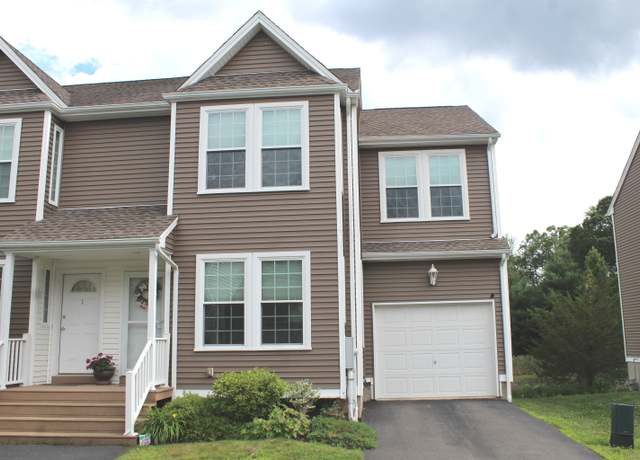 Property at 3 Holly Ln #3, Farmington, CT 06085, 3 beds, 2.5 baths