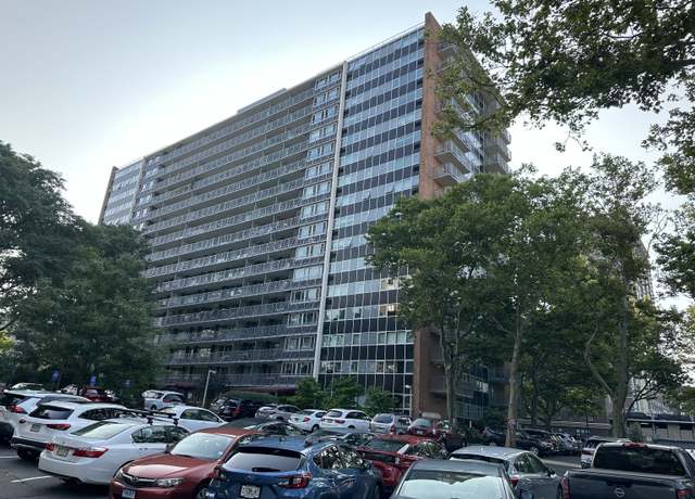 Property at 100 York St Unit 4-O, New Haven, CT 06511, 2 beds, 2 baths