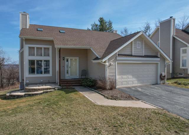 Property at 20 Scenic Hill Rd #20, Shelton, CT 06484, 3 beds, 3.5 baths