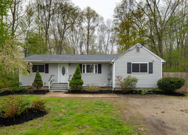 Property at 126 Hillcrest Dr, Hebron, CT 06231, 3 beds, 1 bath