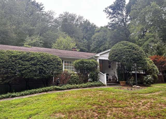 Property at 2180 Cross Hwy, Fairfield, CT 06824, 3 beds, 2 baths
