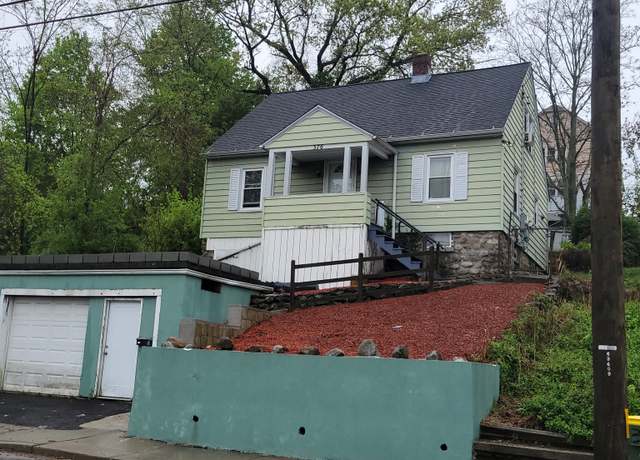Property at 376 Congress Ave, Waterbury, CT 06708, 3 beds, 2 baths