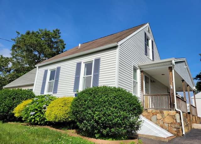 Property at 26 King St, Shelton, CT 06484, 2 beds, 1 bath