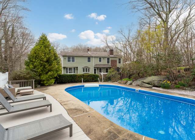 Property at 60 Ledgeview Ln, Guilford, CT 06437, 4 beds, 3.5 baths