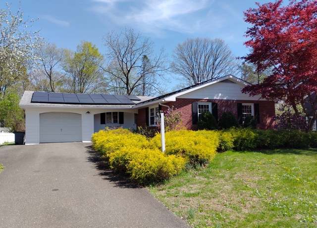 Property at 144 Fiesta Hts, Meriden, CT 06451, 3 beds, 2 baths