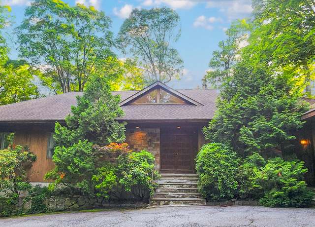 Property at 518 Woodbine Rd, Stamford, CT 06903, 4 beds, 4 baths