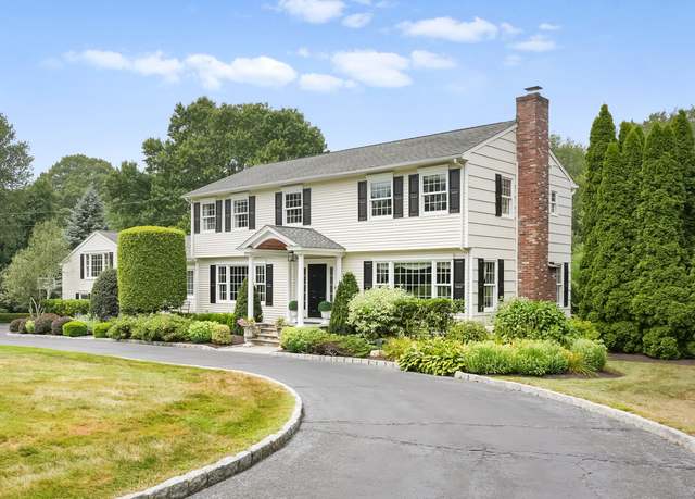 Property at 10 Laurel Dr, Easton, CT 06612, 4 beds, 4.5 baths
