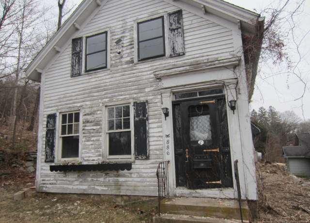 Property at 886 chesterfield Rd, Montville, CT 06370, 3 beds, 1 bath