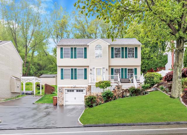 Property at 876 Howe Ave, Shelton, CT 06484, 3 beds, 2.5 baths