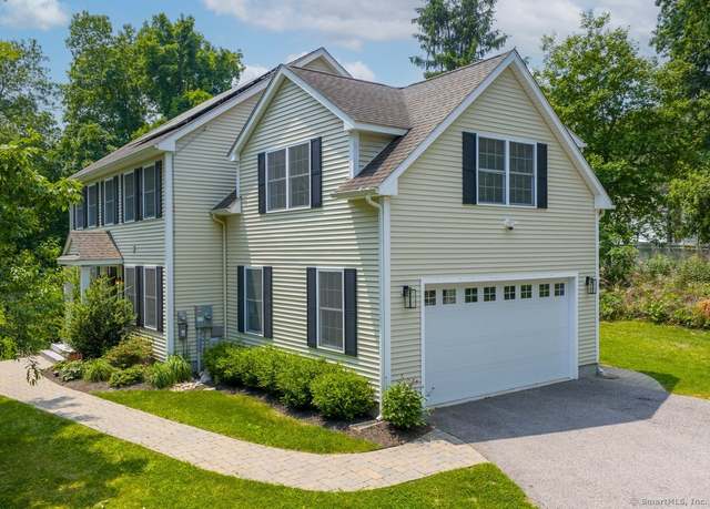Property at 158 New London Rd, Groton, CT 06340, 4 beds, 2.5 baths