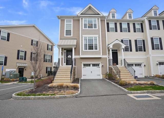 Property at 19 Putnam Ln #19, Danbury, CT 06810, 2 beds, 3.5 baths