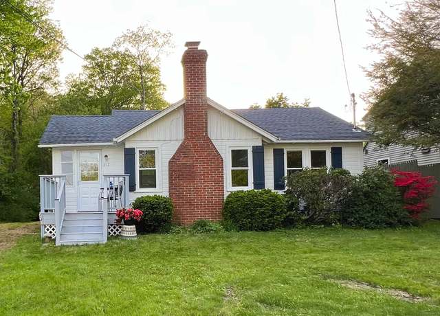 Property at 317 Lake Shore Dr, East Haddam, CT 06415, 2 beds, 1 bath
